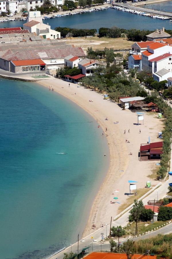 Apartments By The Sea Pag - 11778 Pag Town Buitenkant foto